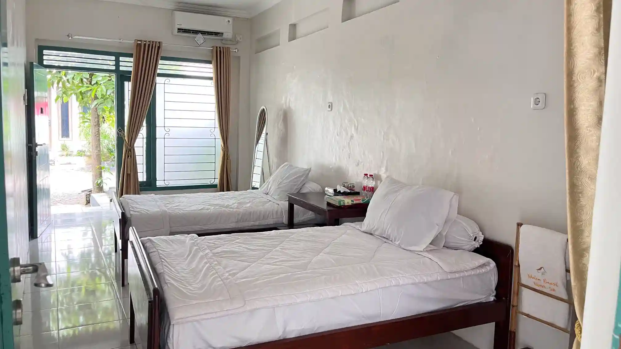 R.08 Alamanda Bed 2