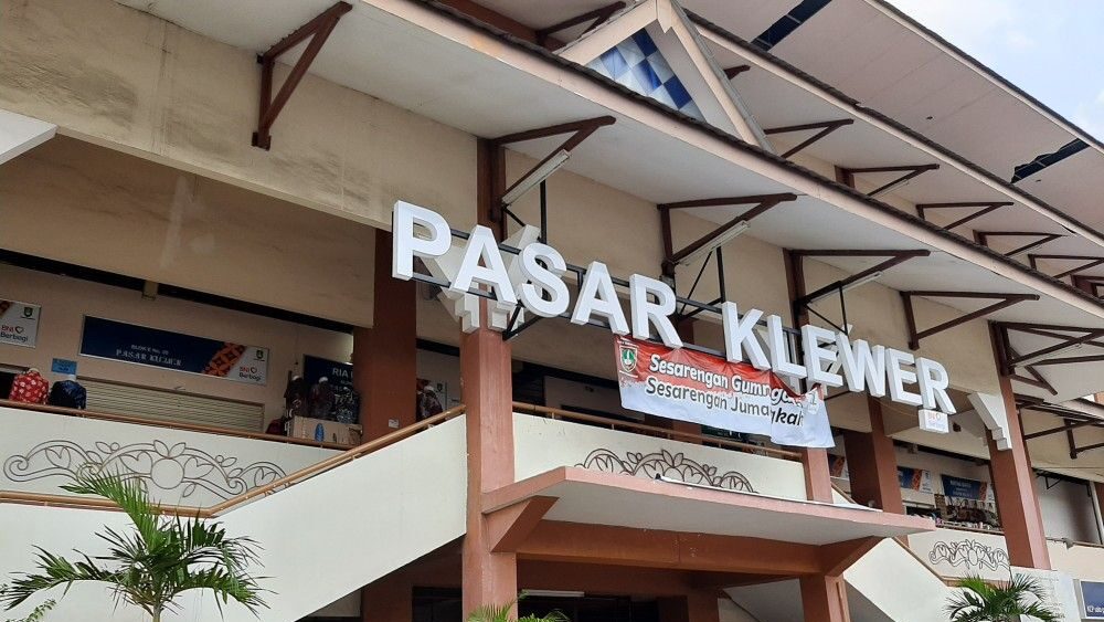 Pasar Klewer Solo dekat Keraton Surakarta